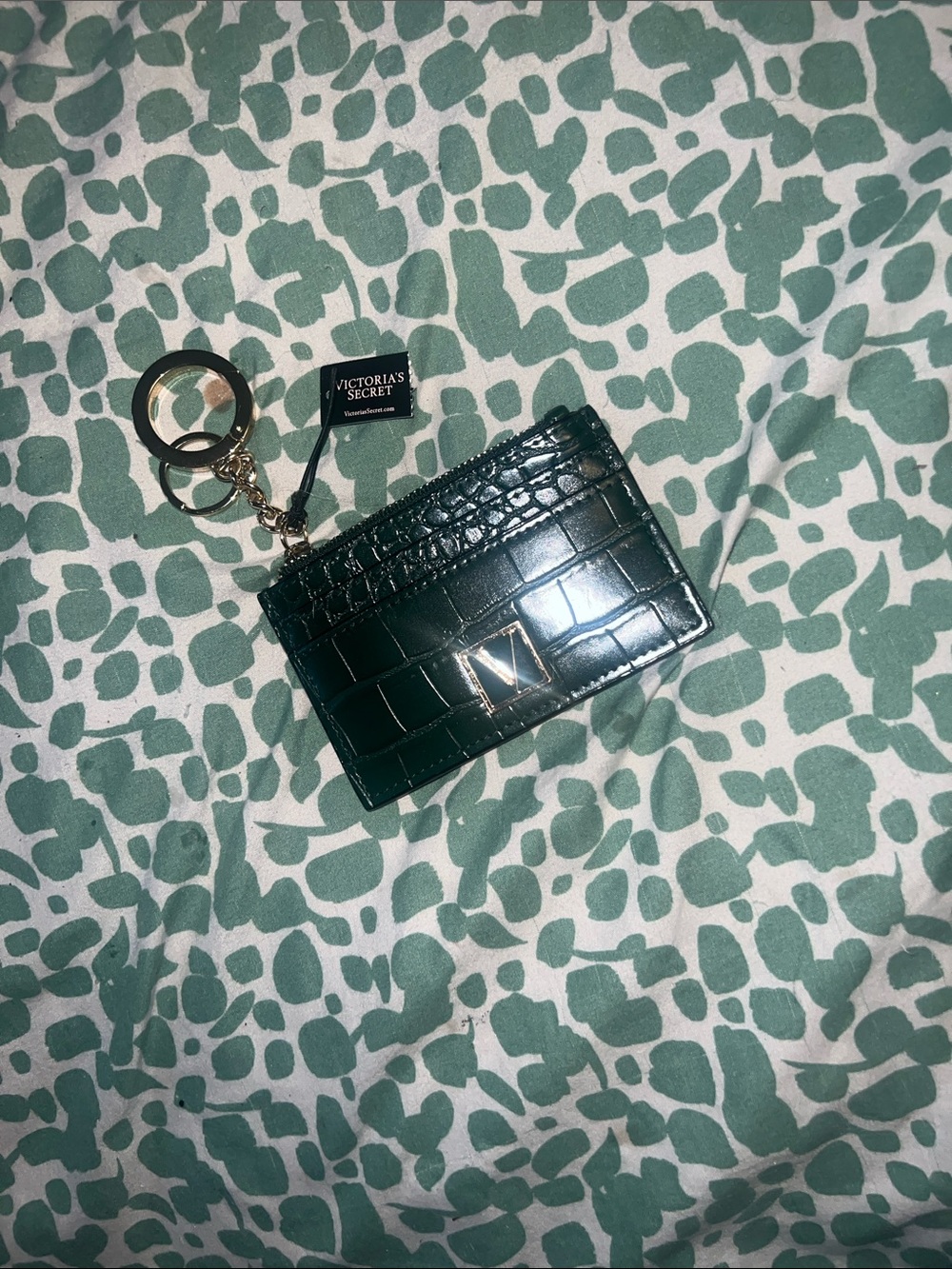 Victoria's Secret Emerald Croc-Embossed Card Case Keyring - Picture 1 of 2